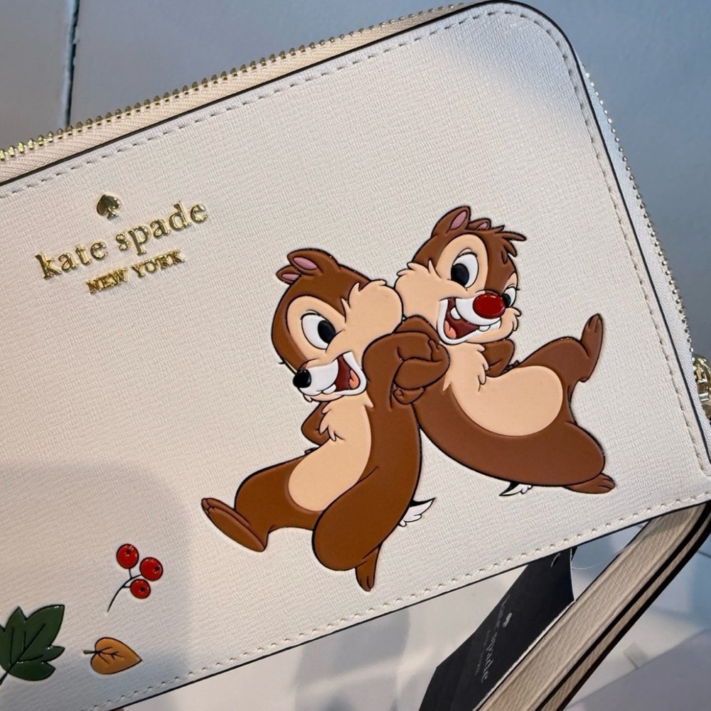 New! SOLDOUT Kate Spade x DISNEY Chip and Dale Wristlet retail $159